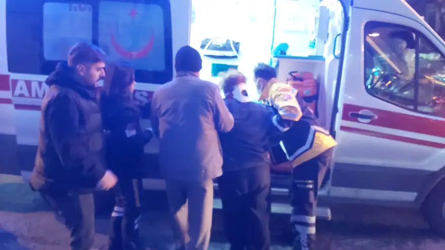 Araçtan kaçmak isterken düşerek yaralandı 