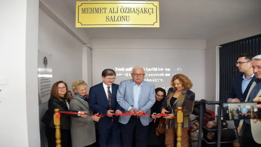 Yenilenen AKM'de 2 Sergi salonu açıldı