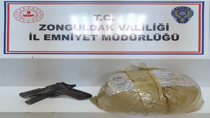 4 Kilo 450 Gram uyuşturucu madde, silah ve kirli para ele geçirildi