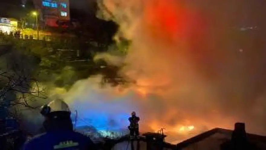 Ereğli'de bir ev alevlere teslim oldu.