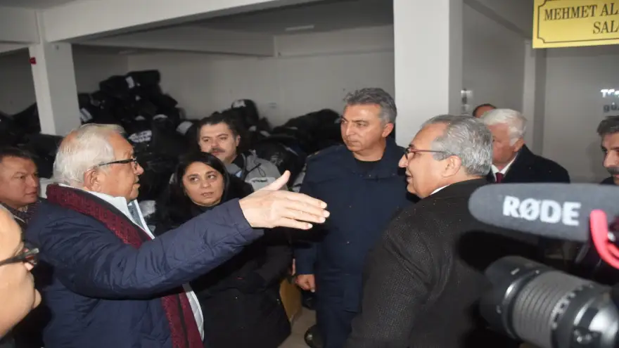 Kaymakam Yapıcı, Kdz. Ereğli Belediyesi deprem yardım merkezini ziyaret etti