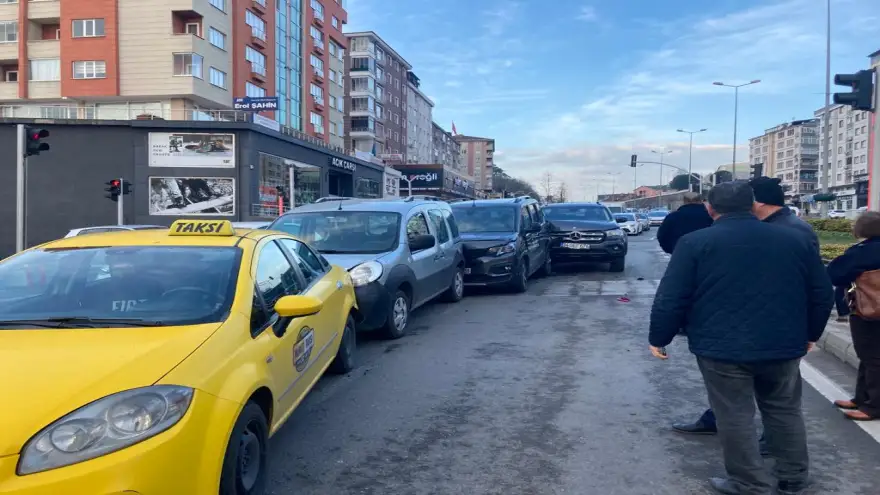 Zincirleme trafik kazası: 1 Yaralı