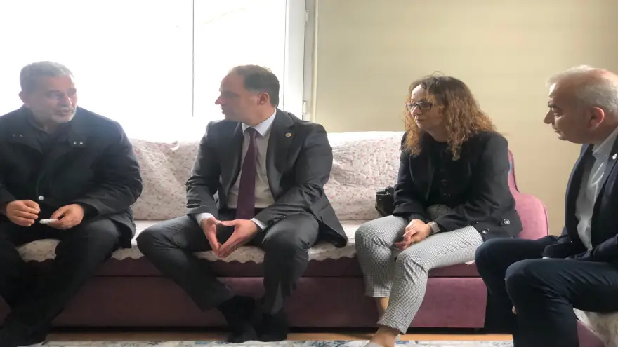 Deniz Yavuzyılmaz depremzede aileleri ziyaret etti