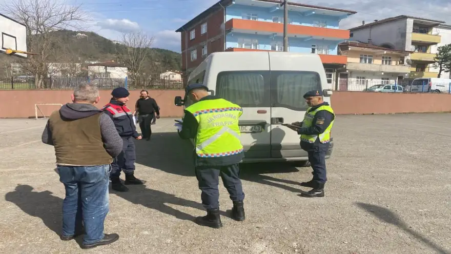 Köylerde öğrenci taşımacılığı yapan servisler denetim altında