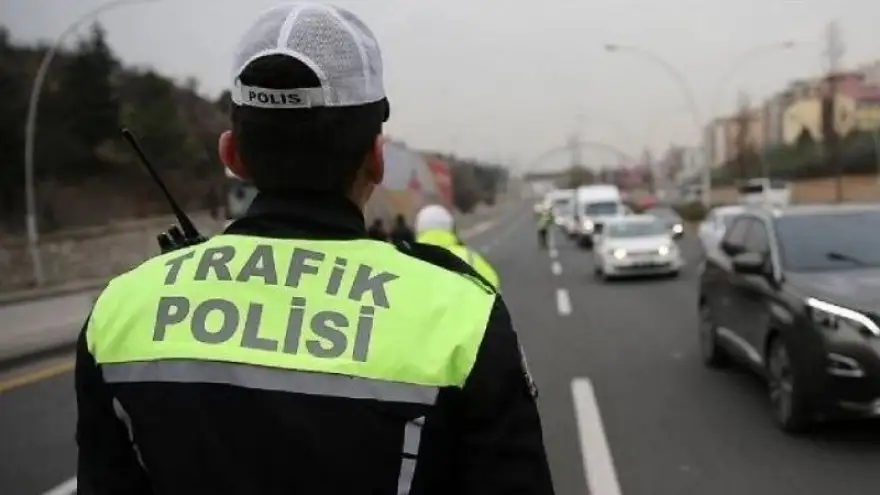 Ceza üstüne ceza yağdı, araç trafikten men edildi 
