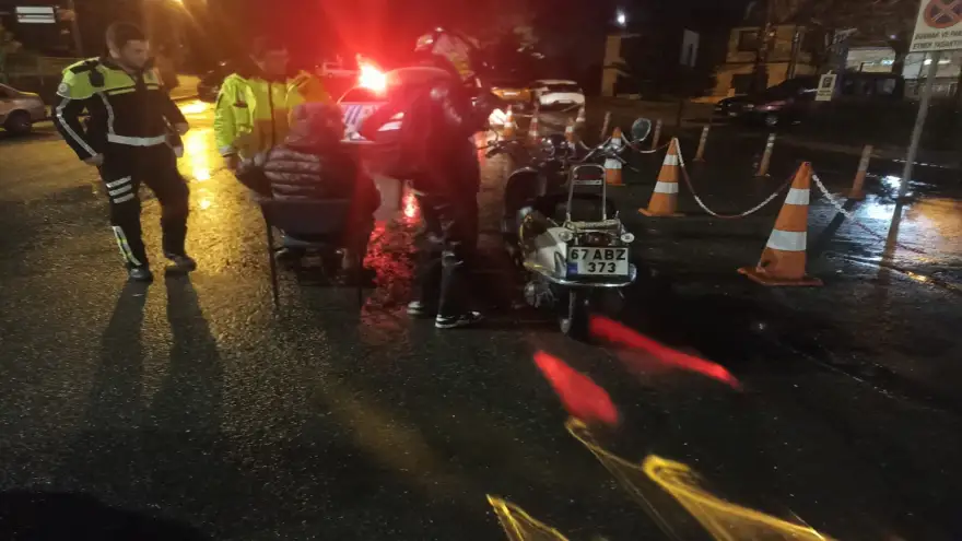 Alkollü motosiklet sürücüsü kaza yaptı...