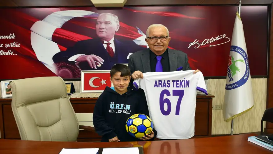 Başkan Posbıyık’ın Koltuğuna Çocuk Başkan Aras Tekin Oturdu