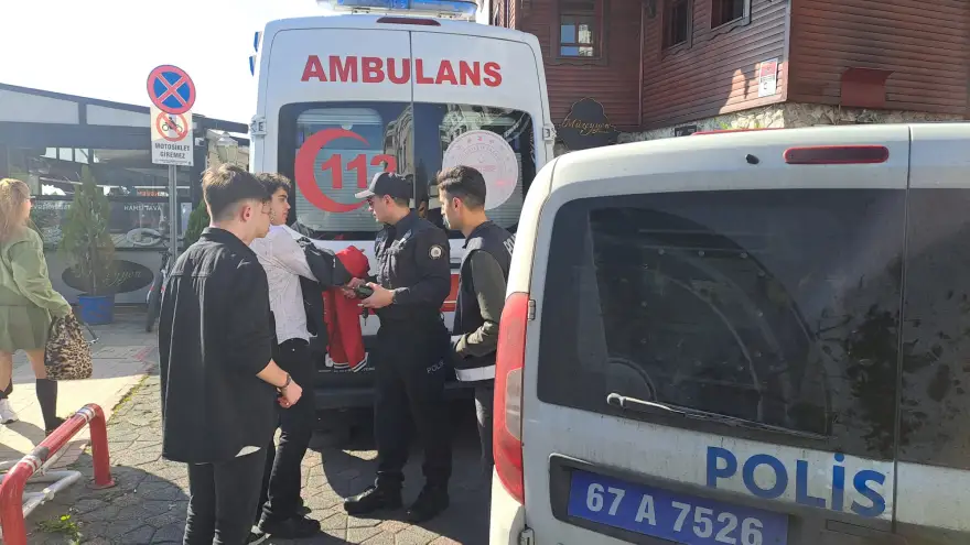 Alkol komasına giren genç hastaneye kaldırıldı...