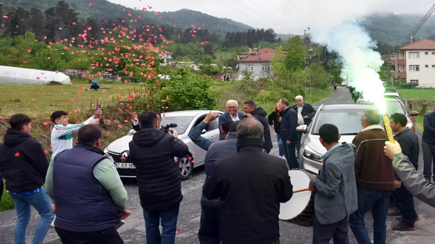 Hamzafakılı'da Başkan Posbıyık'a çoşkulu karşılama