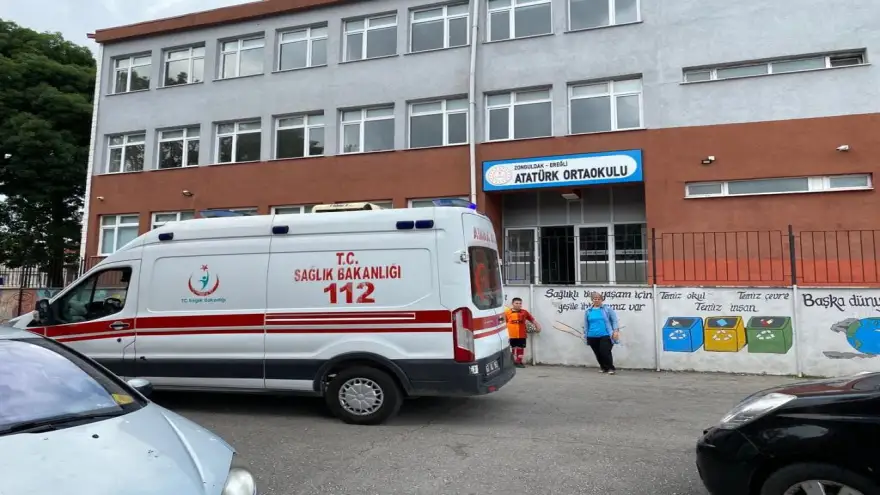 Tellerin üzerine çıkan çocuk düşerek yaralandı...