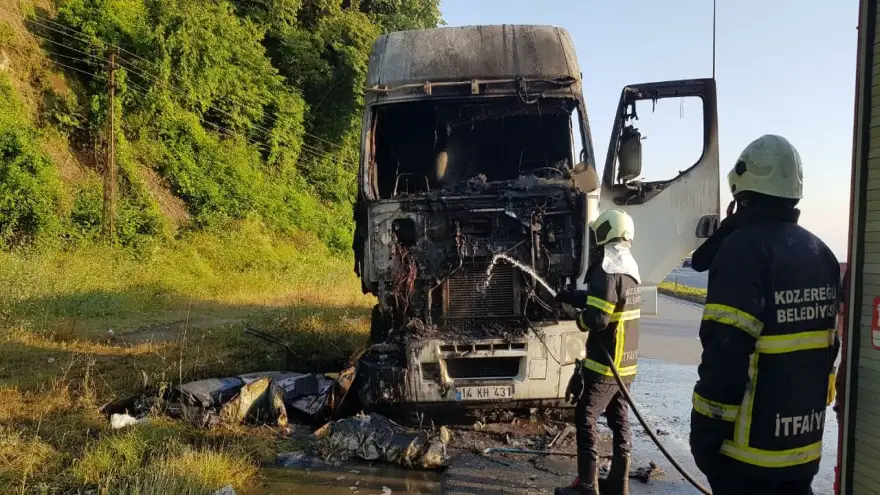 Tır alevlere teslim oldu...