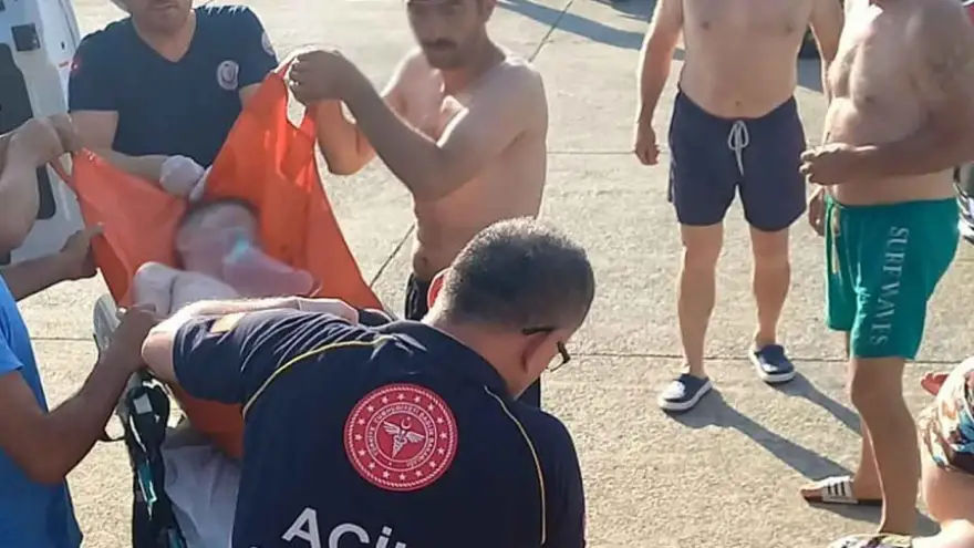 Bogulma tehlikesi geçiren iki kardeş hasteneye kaldırıldı...