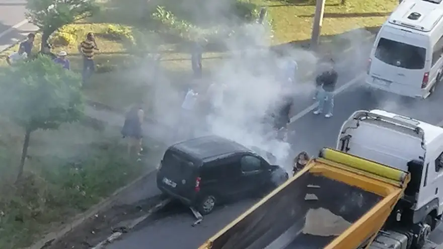 Refüje çıkıp direği yıkarak durabildi...