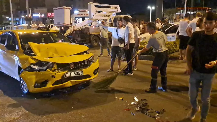 Trafik Kazası: 10 Yaralı 