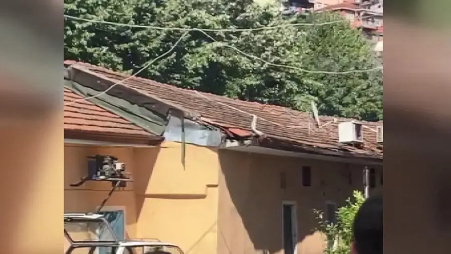 Elektrik kabloları ardı ardına patladı...
