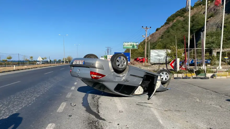 Otomobil takla attı, şans eseri yaralanan olmadı...