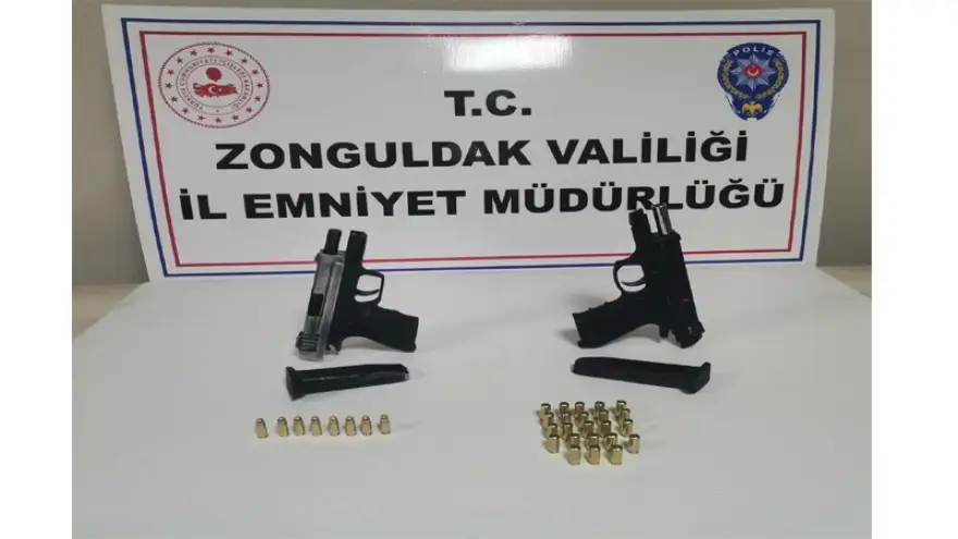 Uygulamada üzerinden 2 Silah çıktı...