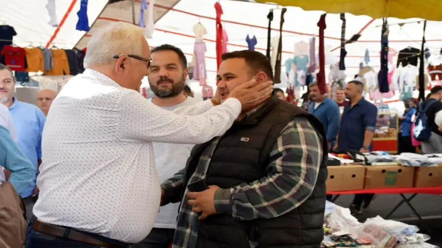 Cumartesi pazarında yüzler gülüyor