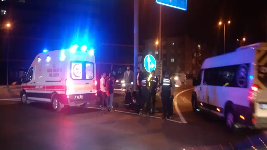 Motosiklet kazasında genç kız yaralandı