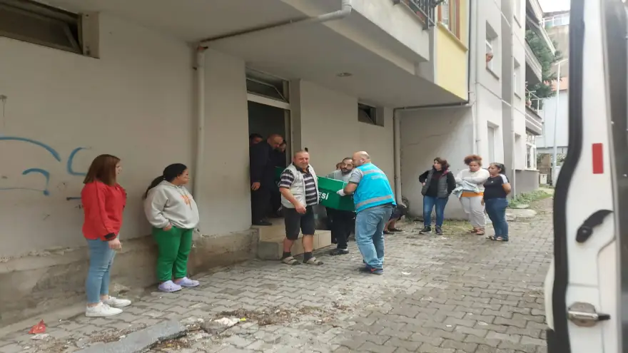 72 yaşındaki İlkay Atalar evinde ölü bulundu...