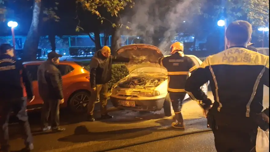 Bir anda motor kısmından duman yükseldi...