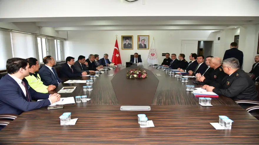 Zonguldak Valiliği'nde terör ve suç örgütlerine yönelik toplantı