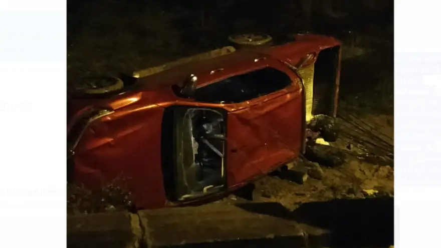 Alkollü kamyonet sürücüsü inşaat temeline düştü...