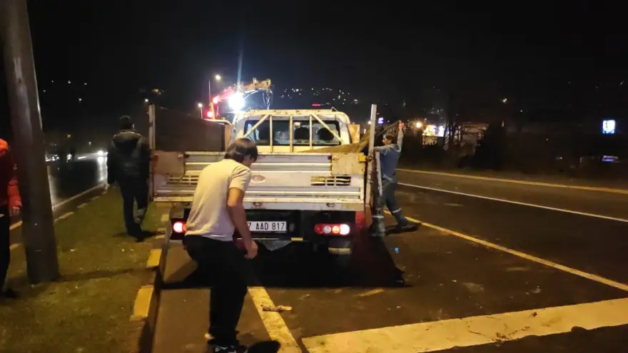 Kamyonet takla attı..