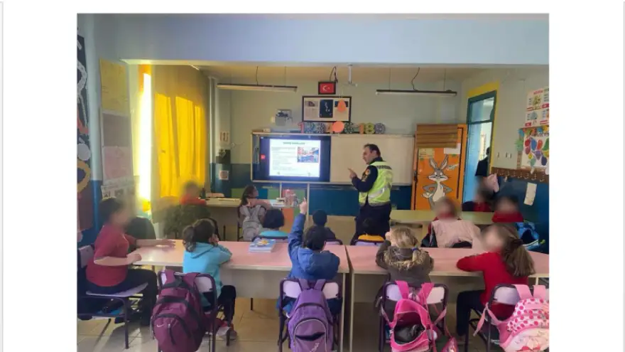 Eğitimde trafik kuralları öğretimi devam ediyor