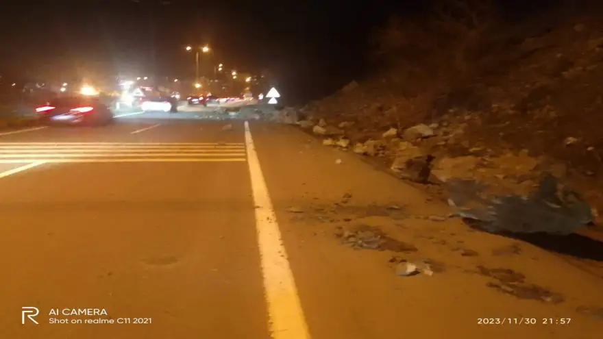 Ereğli Alaplı yolunda heyelan devam ediyor..