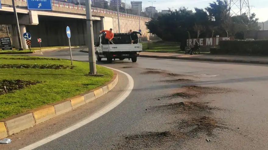 Yola dökülen yağ kazaya sebep oldu