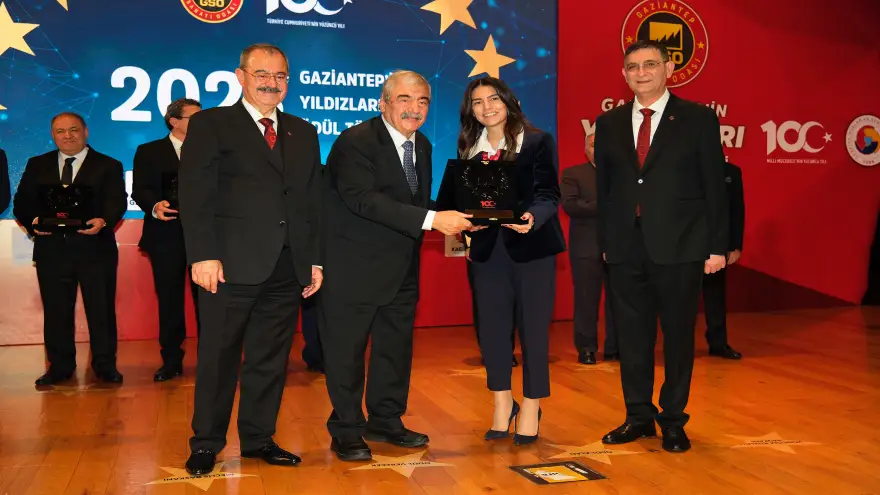 Başak Traktör’e Asırlık Marka Ödülü 