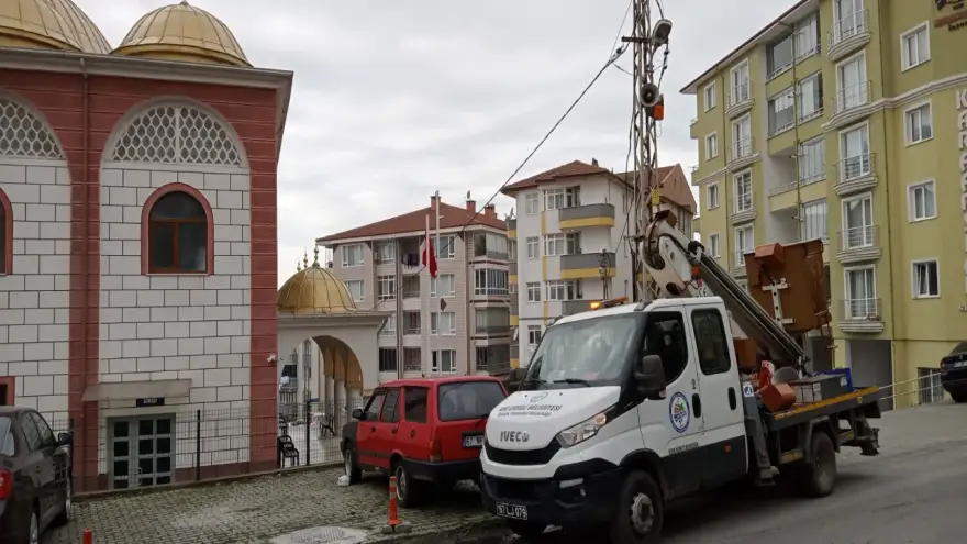 Kdz. Ereğli’de zarar gören aydınlatmalar onarılıyor