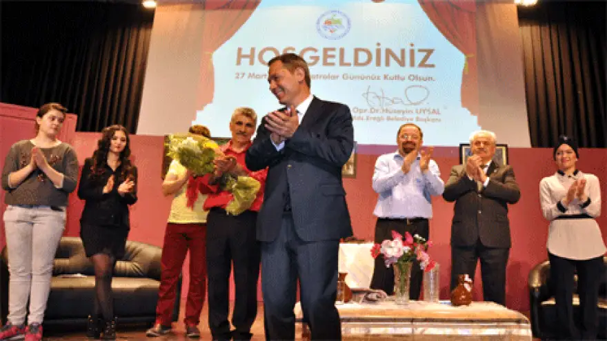 DÜNYA TİYATROLAR GÜNÜNDE İKİ AYRI TİYATRO