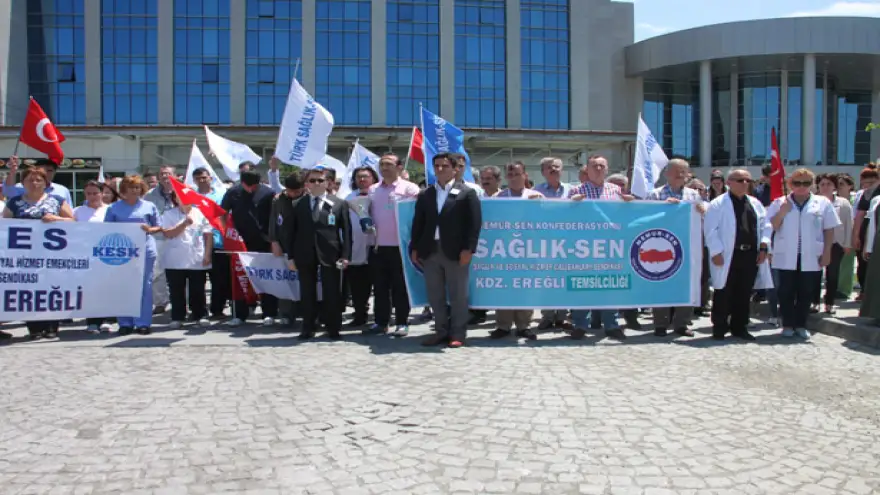 SAĞLIK ÇALIŞANLARI, ÖLDÜRÜLEN DOKTOR İÇİN İŞ BIRAKTI