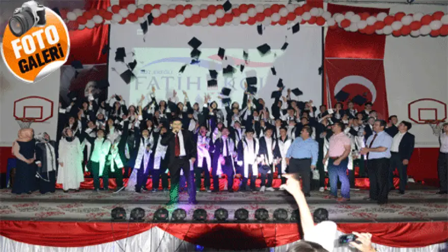 Fatih Koleji'nde 2015 mezuniyet coşkusu